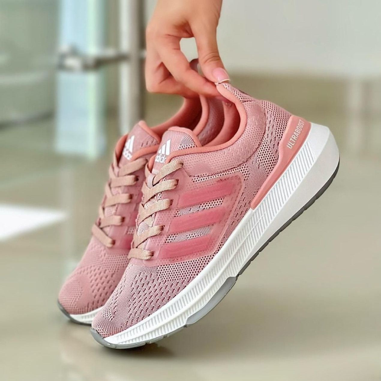 👟 Ultraboost PureMotion: Siente la suavidad en movimiento