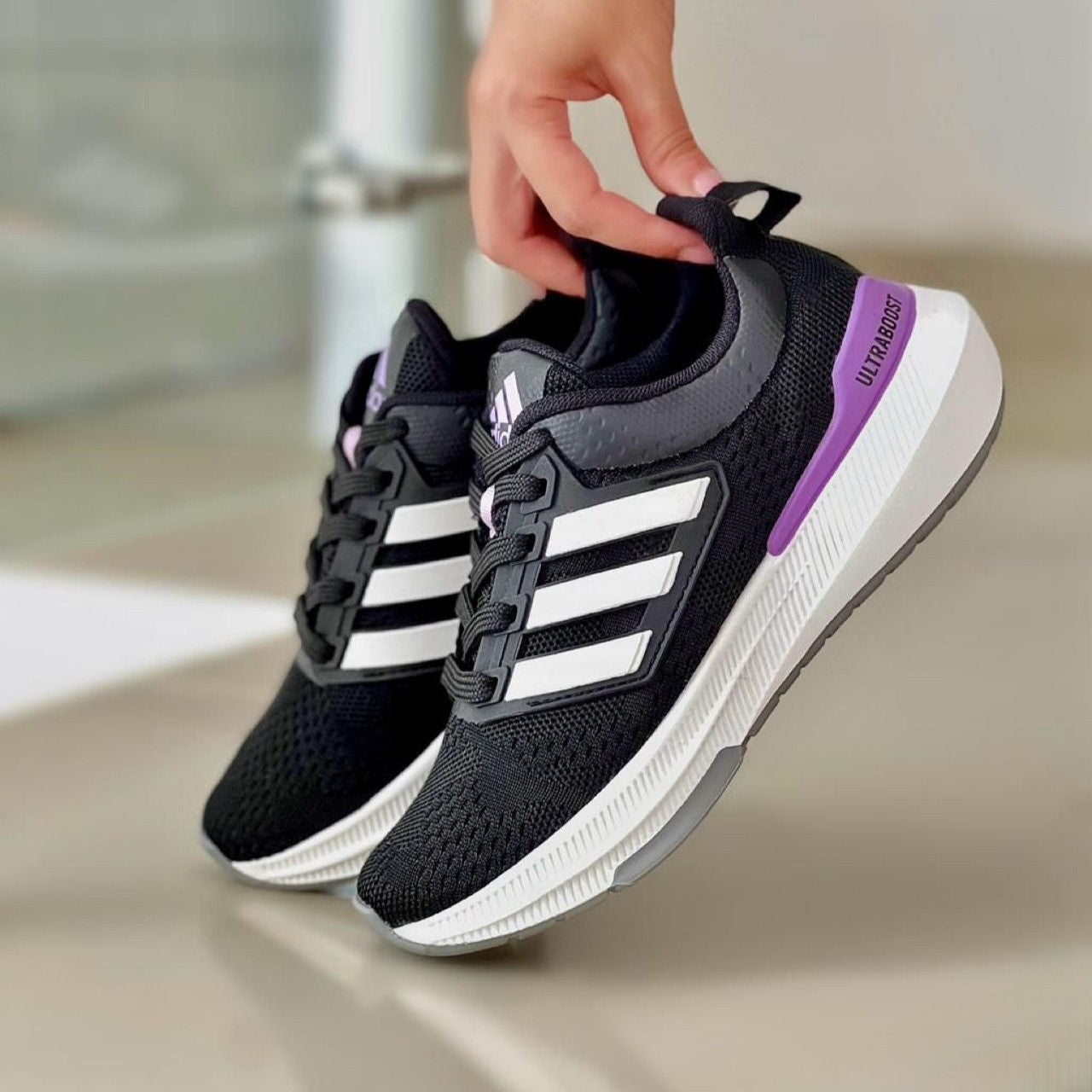👟 Ultraboost PureMotion: Siente la suavidad en movimiento